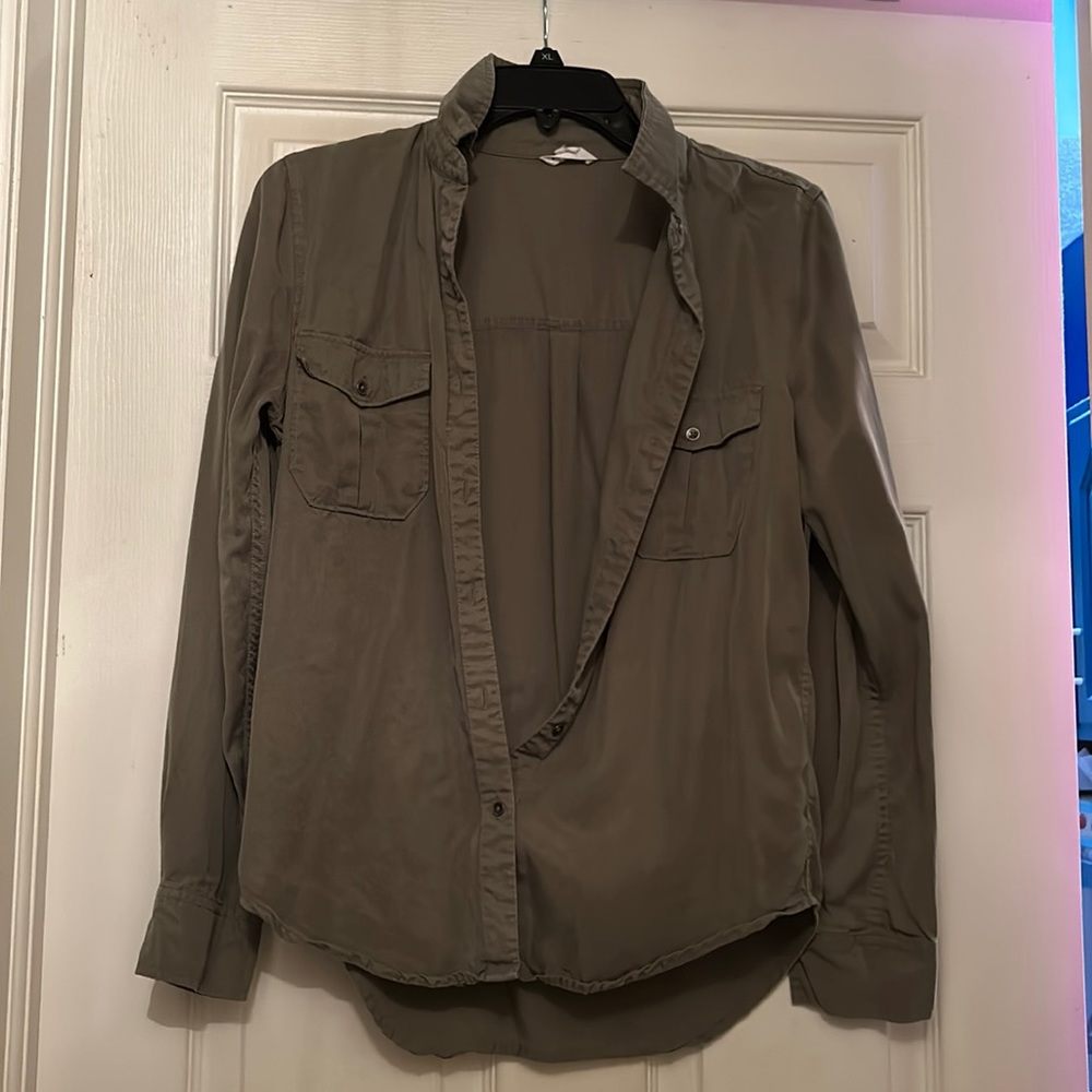 Aeropostale green button down long sleeve shirt size S